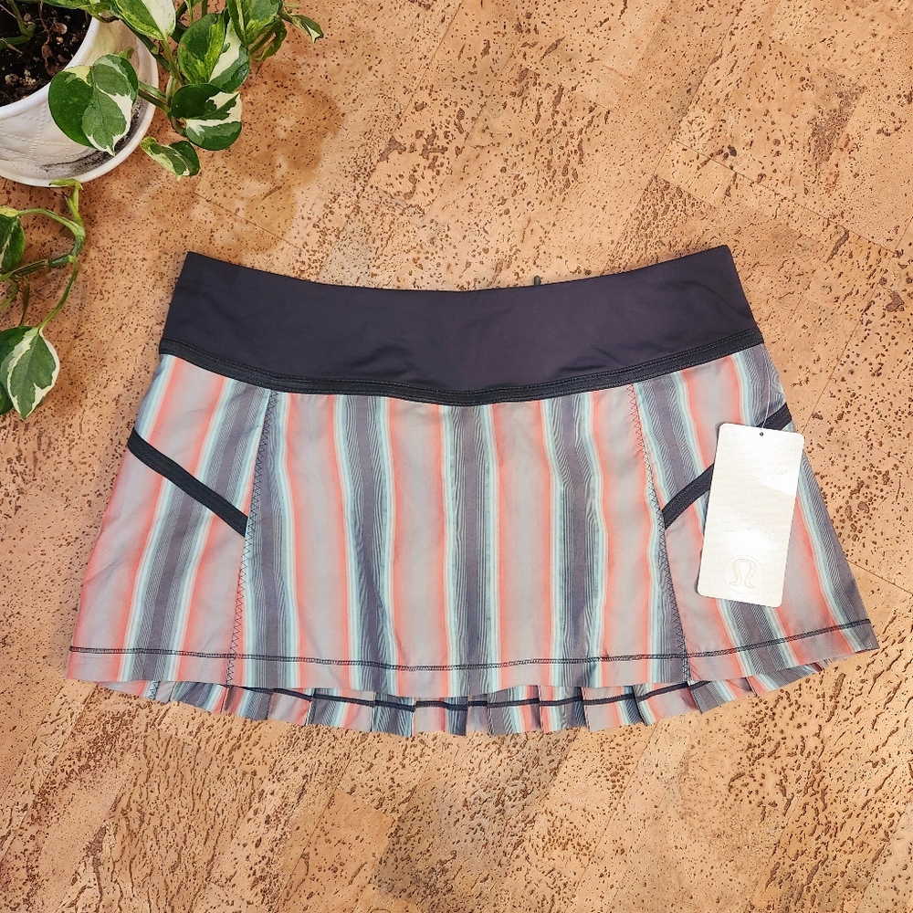 NWT Lululemon Run Reflection Skirt Size 10 Alarming Ombre Stripe Coal